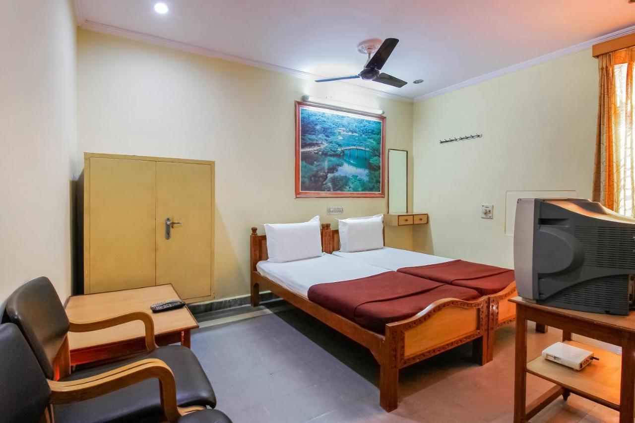 Spot On Classic Lodge Hyderabad Luaran gambar