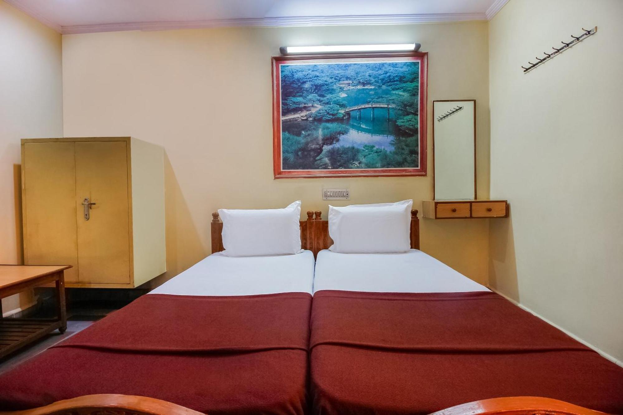 Spot On Classic Lodge Hyderabad Luaran gambar